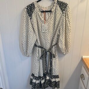 Knox Rose Black and White Geometric Blouse